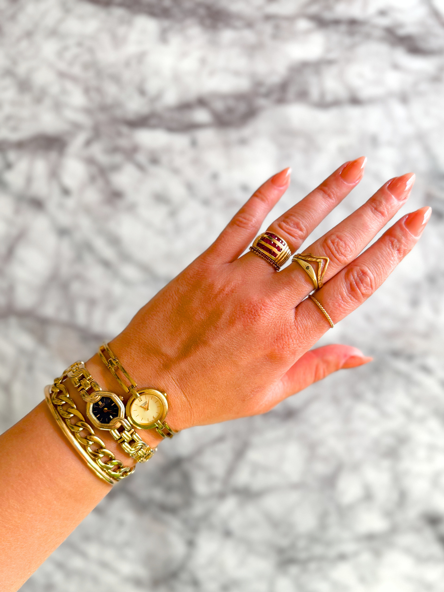 Vintage Gold Interlocking Band Watch