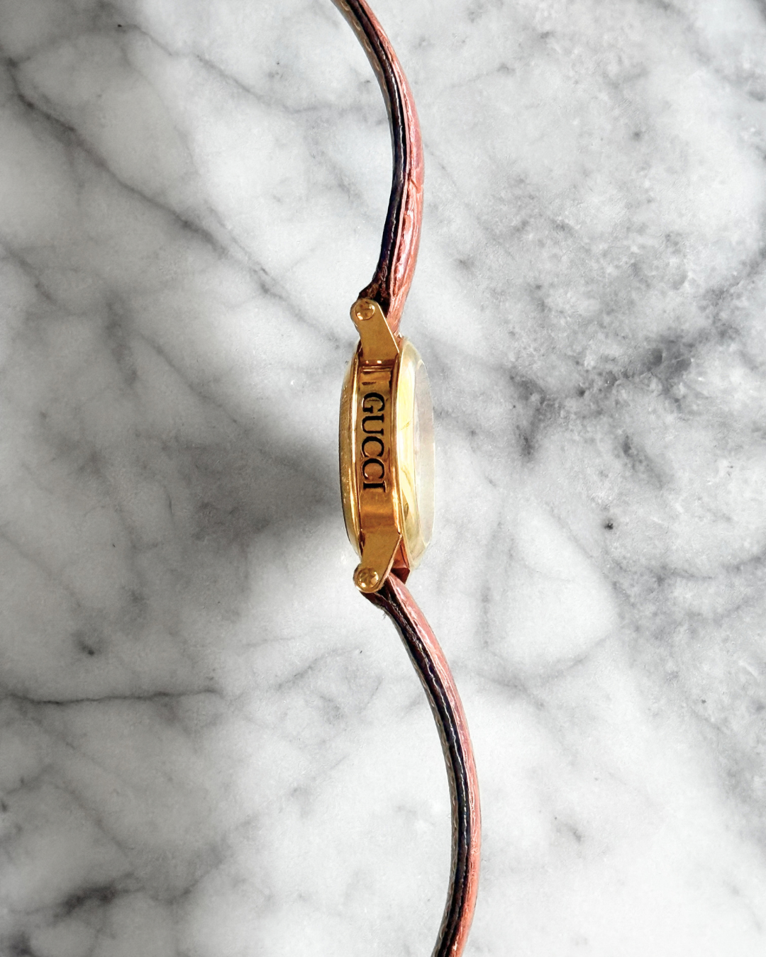 Vintage Gucci 7200 L