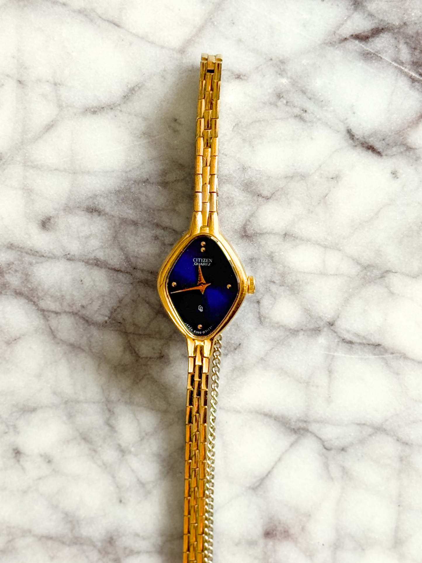 Vintage Citizen Dainty Blue Dial Watch