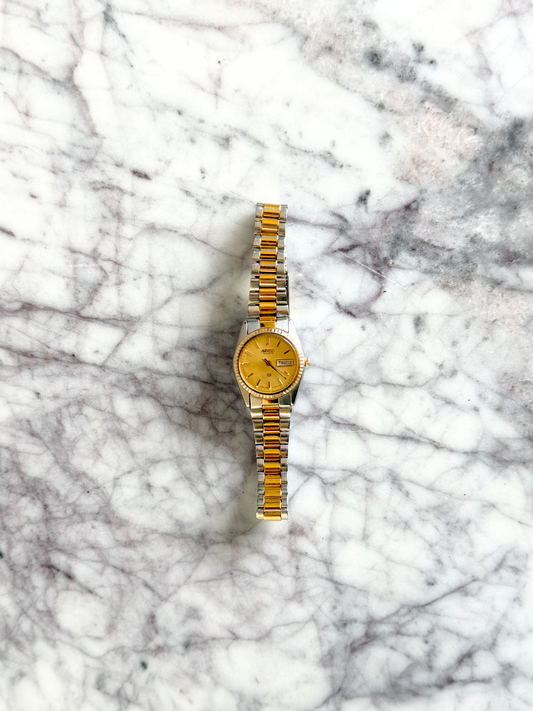 Vintage Small Fluted Menswear Seiko Watch