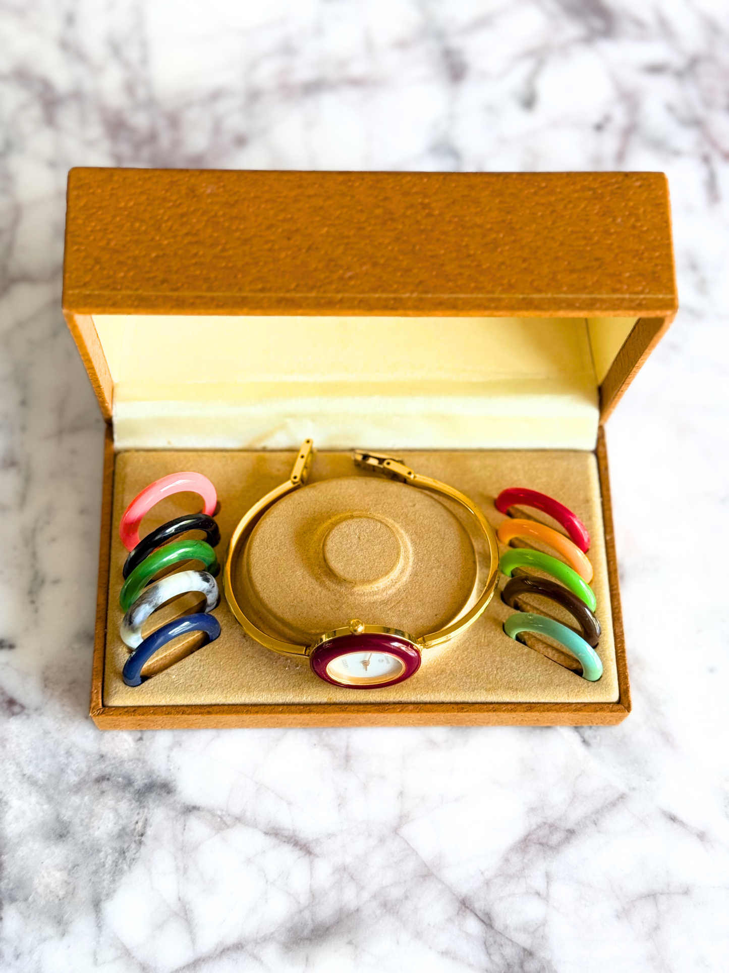 Vintage Gucci Full Interchangeable Bezel Watch Set | Classic Gold Bangle