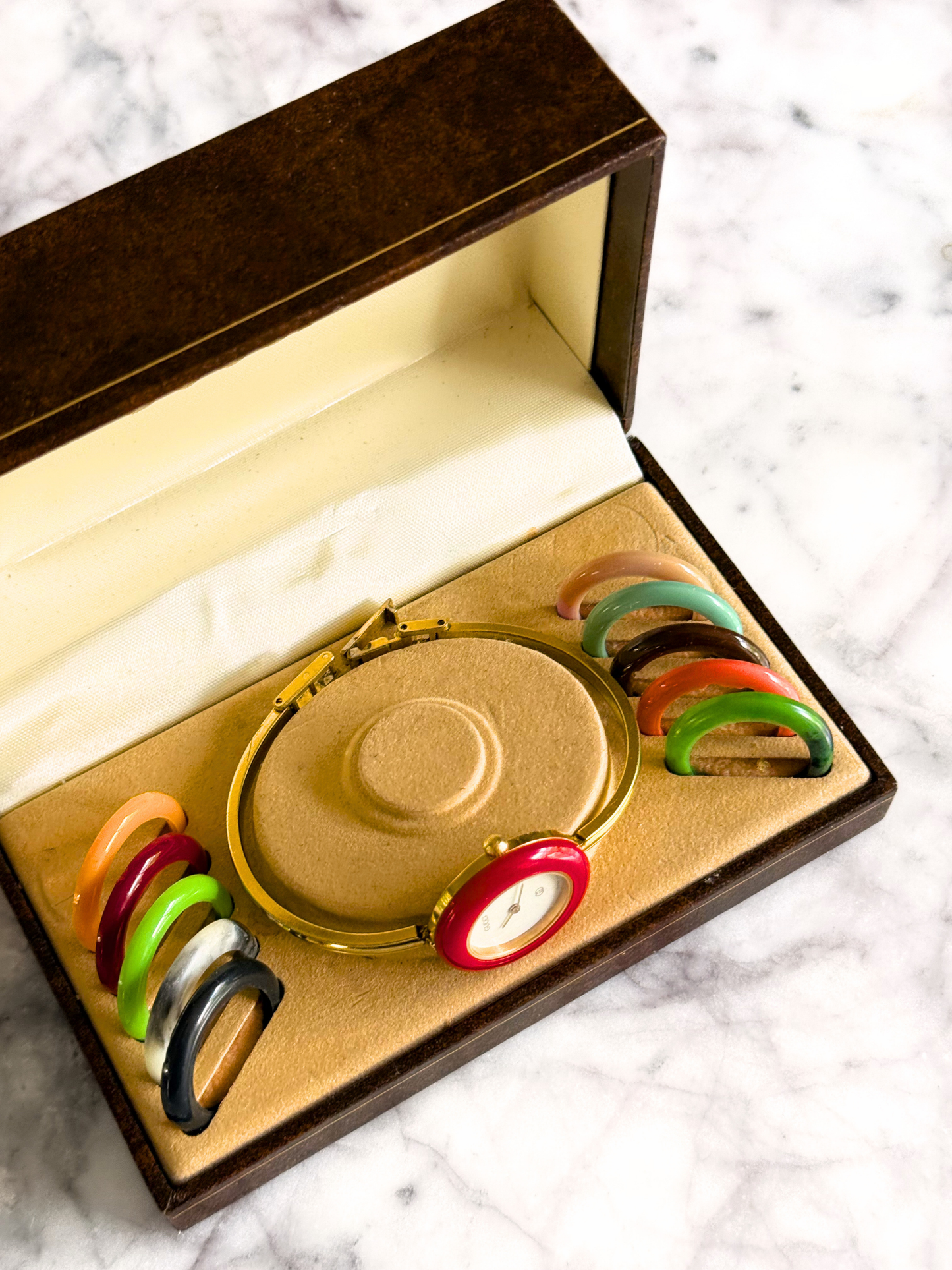 Vintage Gucci Full Interchangeable Bezel Watch Set | Classic Gold Bangle